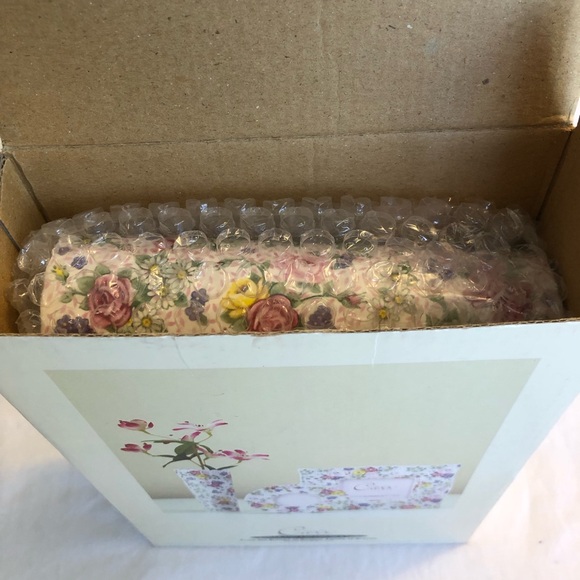 Floral Ceramic Picture Frames and Bud Vase Set - Ceramic Chintz Floral Carr - Picture 8 of 10